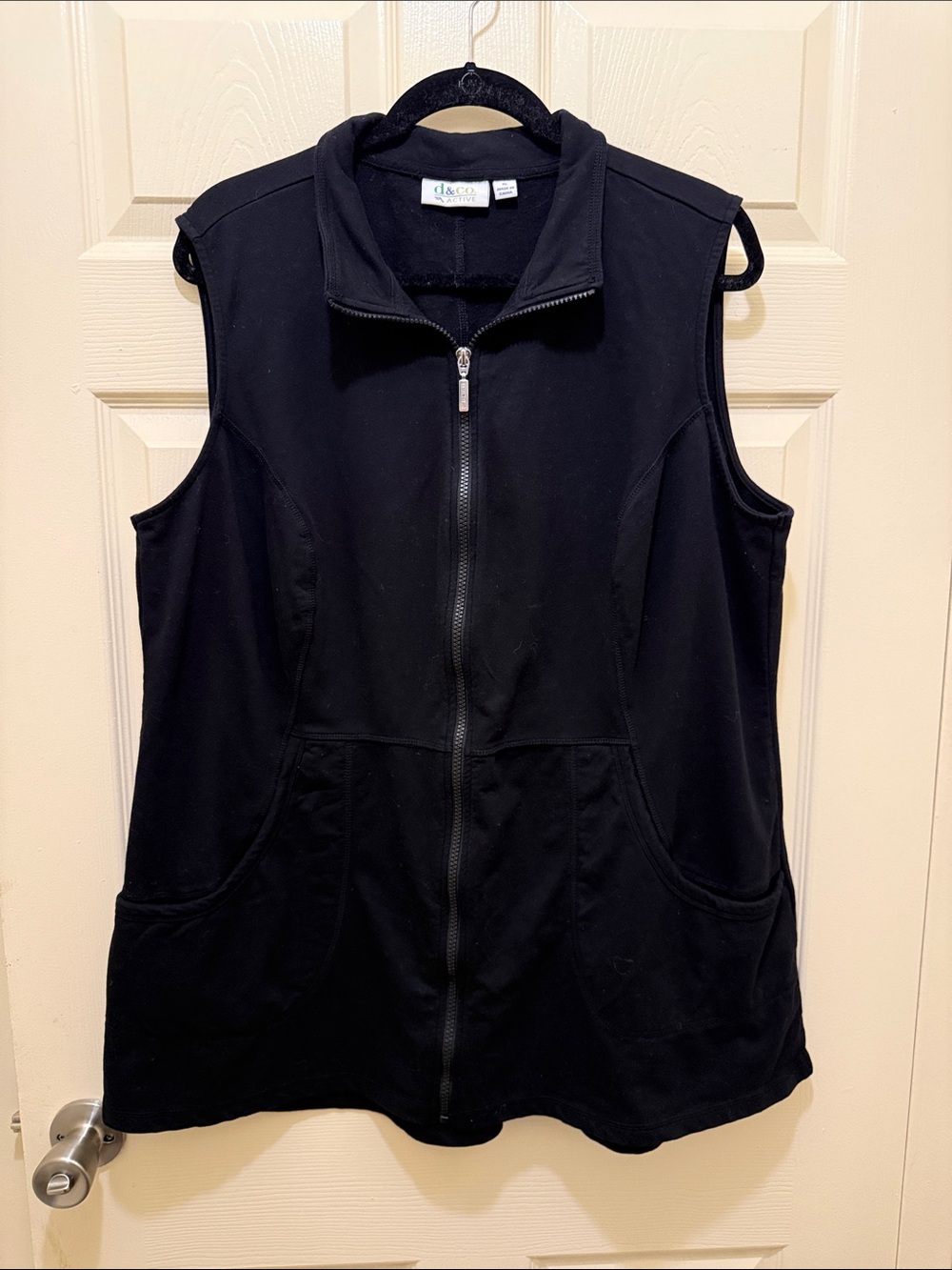d&co. Active Black Athletic Top - XL
